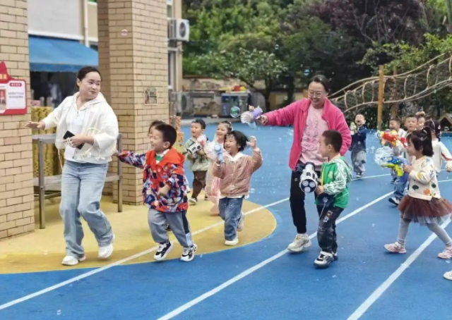 正以法治为舟载着对千万儿童的期许驶向更广阔的教育蓝海 正以法治为舟载着对千万儿童的期许驶向更广阔的教育蓝海